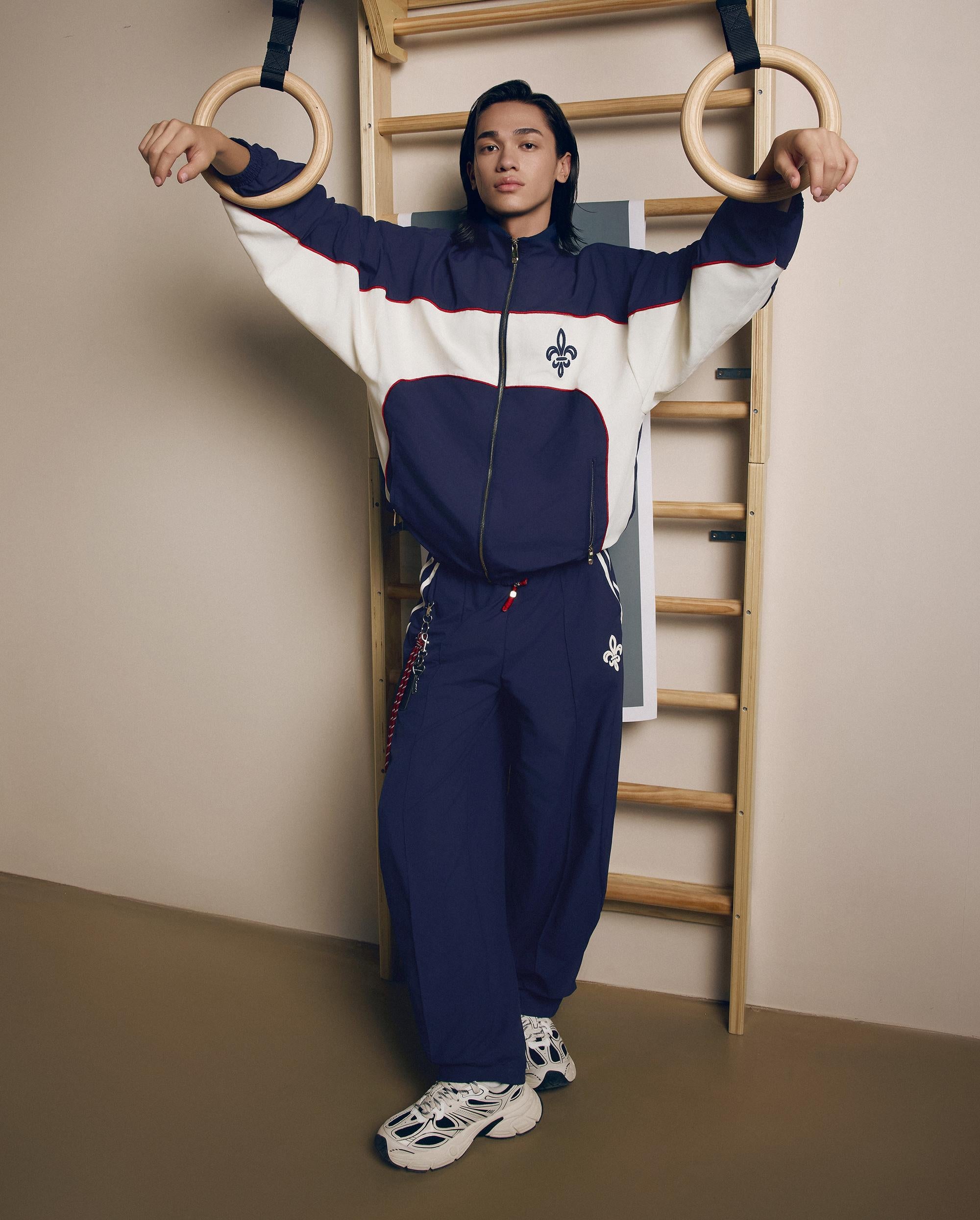 1011858-453 | MEN'S IRIS LOGO COLOR BLOCKS LOOSE FIT JACKET | MARITIME BLUE - Image 3